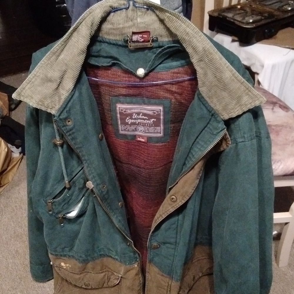 URBAN Equipment Brand Mens Jacket Green Curdoroy Quilted With A Hoodie Vintage